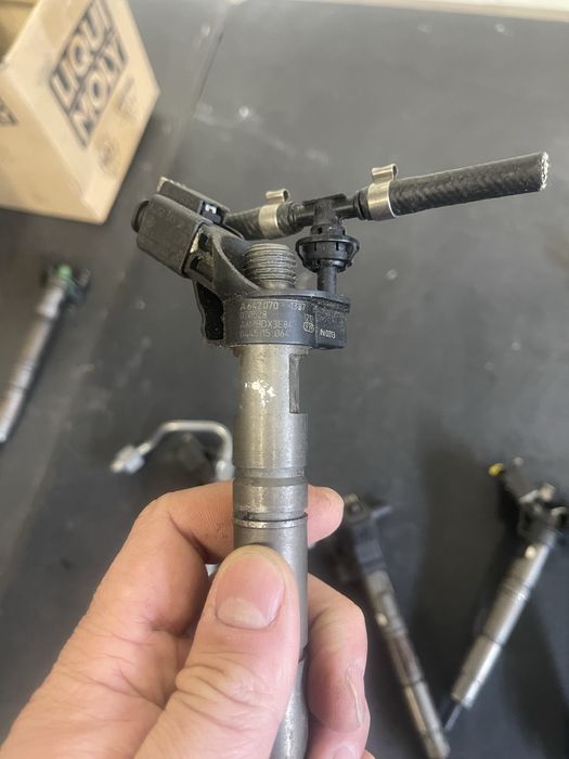 Injectoare Mercedes 3.0d 184-224 cp Cod-0445115064