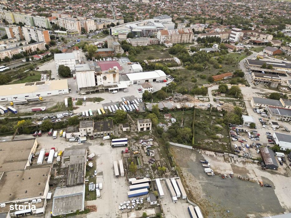 Clădiri industriale cu teren 6820mp