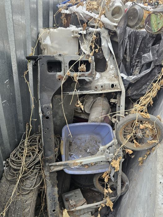 Продам Телевизор  на Нисан А 32