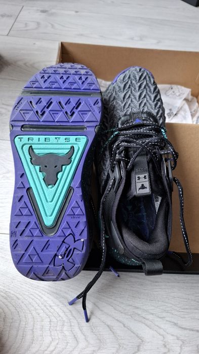 Дамски маратонки under armour