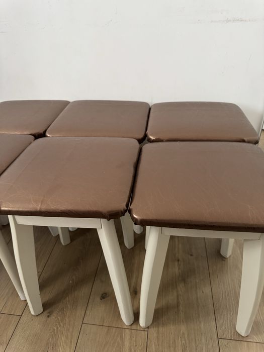 Табуретки деревянные 6 штук