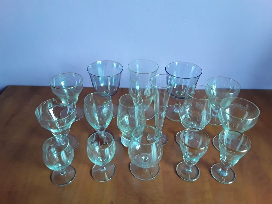 Vând Lot 16 Pahare cu Picior