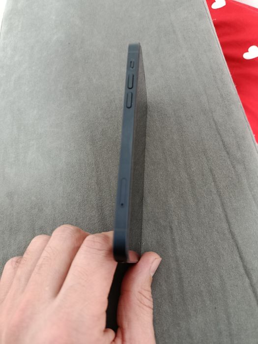 Срочно продам айфон 12