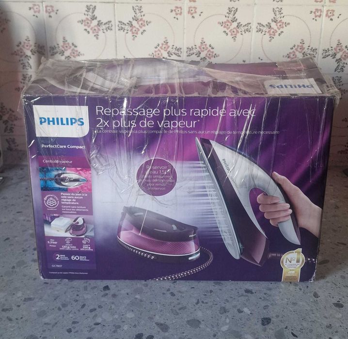 Statie de calcat cu abut Philips PerfectCare GC7807