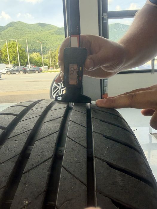 Гуми Bridgestone T005 215/60/17