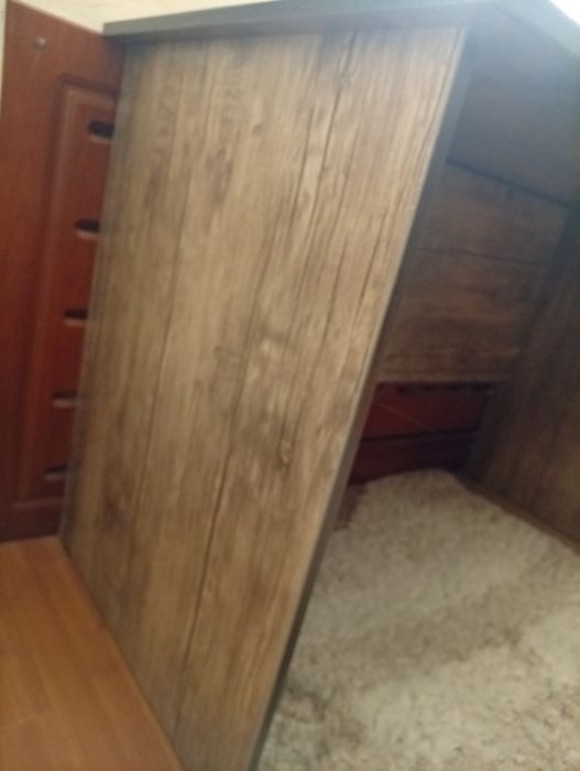 Срочно продам стол идеальное состояние