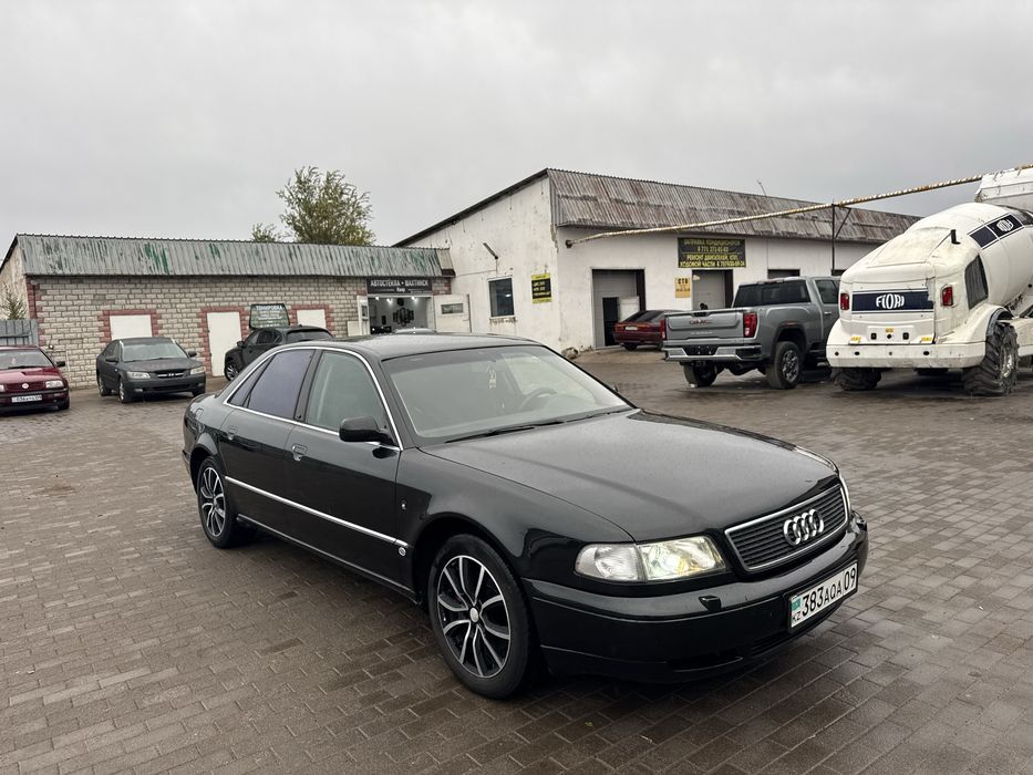 Срочно! Ауди А8 автомат