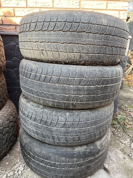 Зимние шины  16-го размера