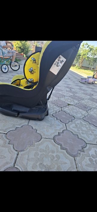 Продается авто кресло в хорошом состояний
