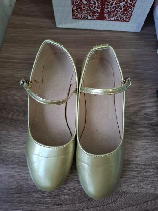 Продаётся туфельки