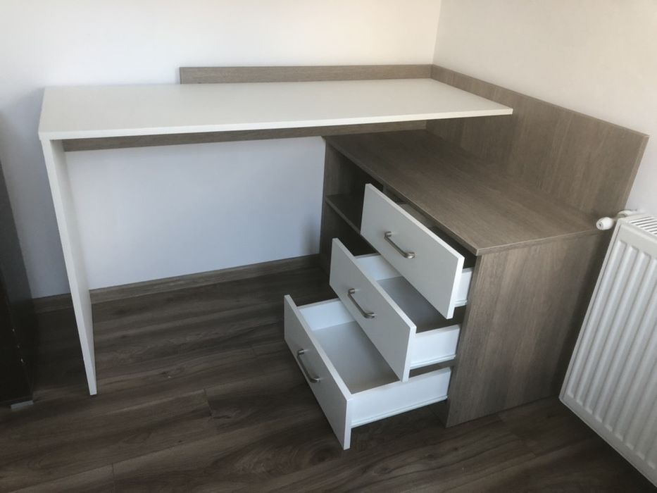 Vând    birou    Nou