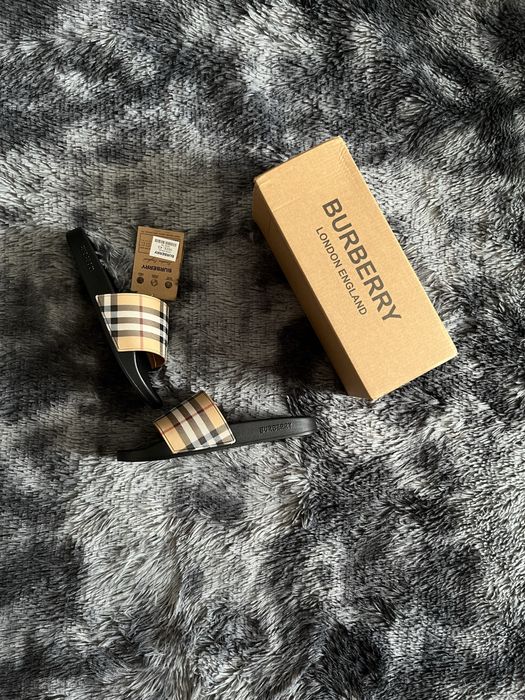 тапочки от burberry