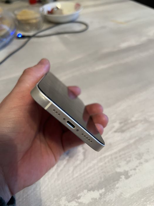 Продам iphone 12 128