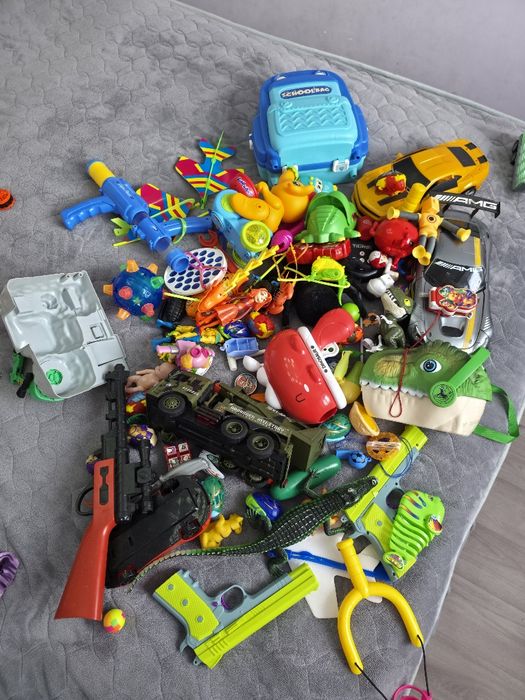 Игрушки для мальчика б/у