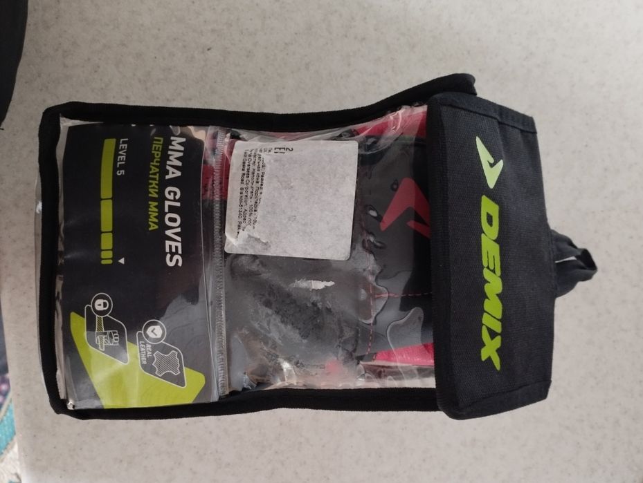 Перчатки для ММА