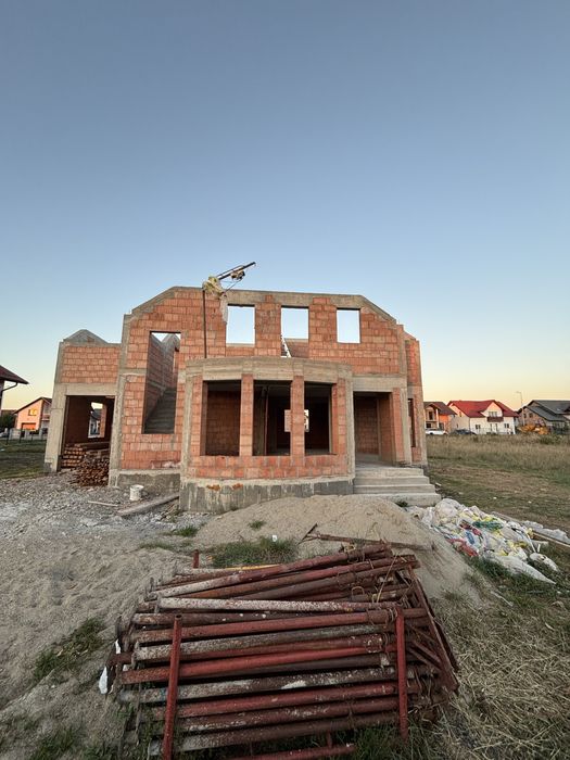 Vand casa la rosu cartier Podirei,Beclean,Bistrita-Nasaud