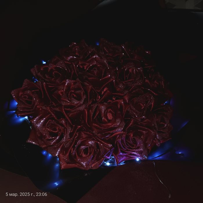 Букет из атласных роз