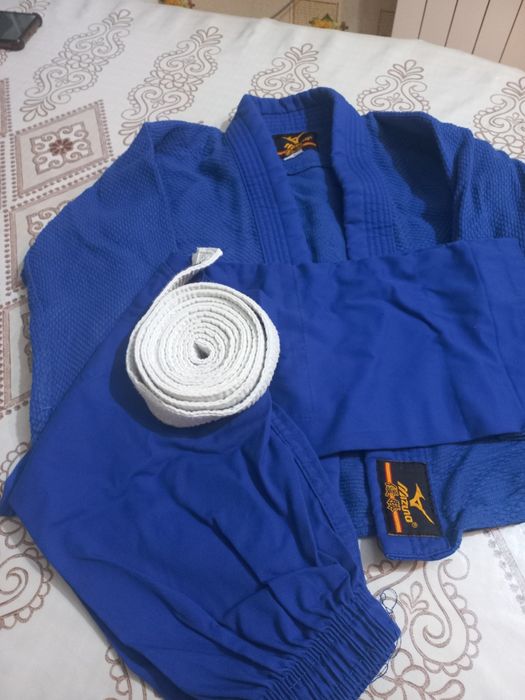 Продам кимоно - 2 шт