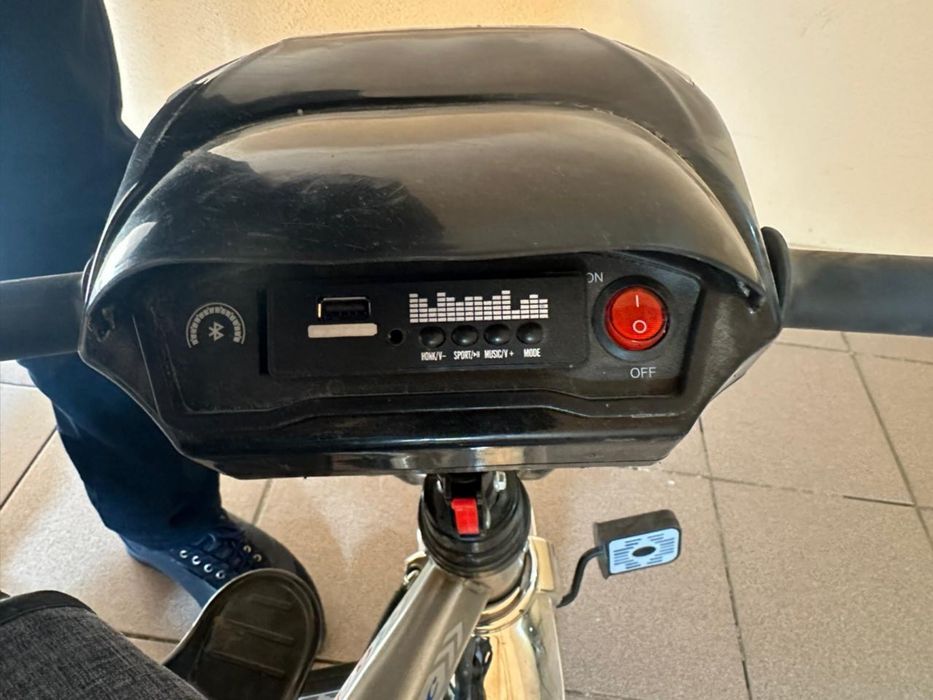 Коляска новая, адрес Асыл Арман 2