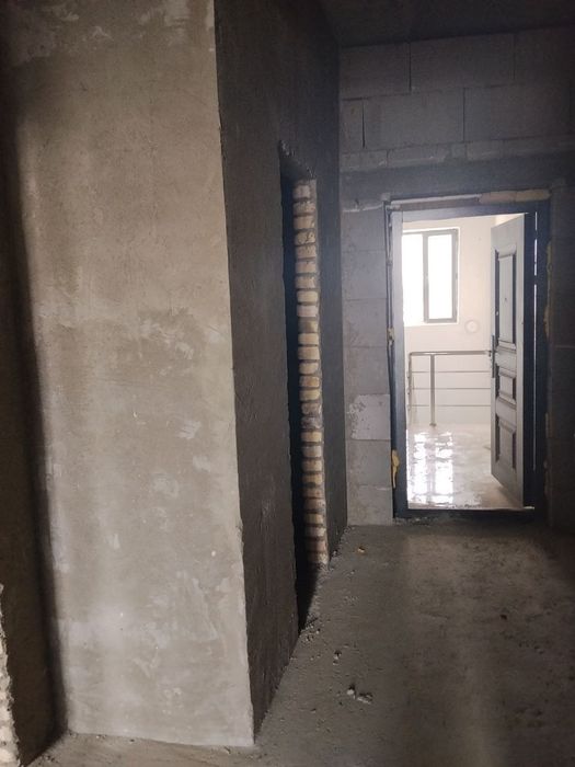 Тезда 1 хонали 5 каватда жойлашган квартира сотилади Манзил Шарк 1  sh