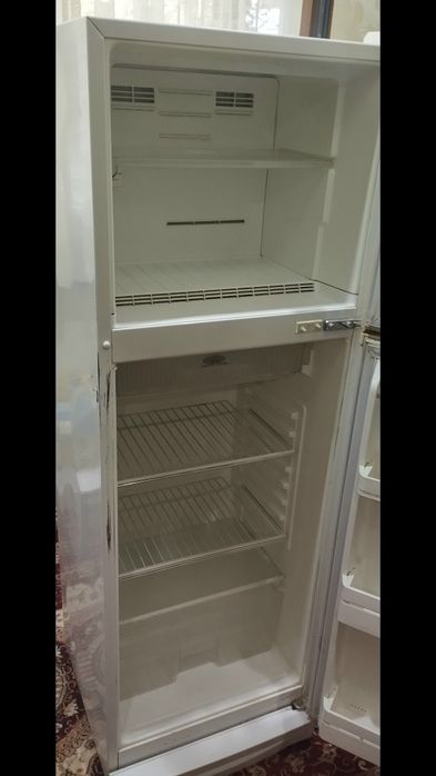 Холодильник бытовой