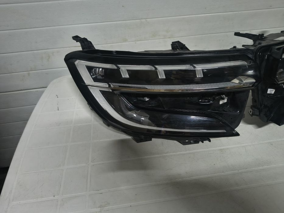 Far dreapta și stânga Renault austral sau Espace 6 cod 260103381R, 260606388R