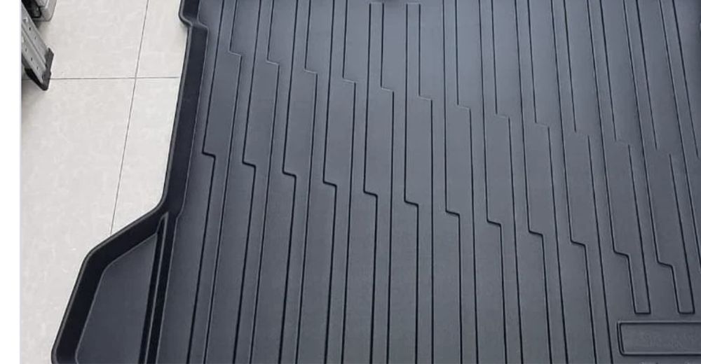 Продам коврик для багажника