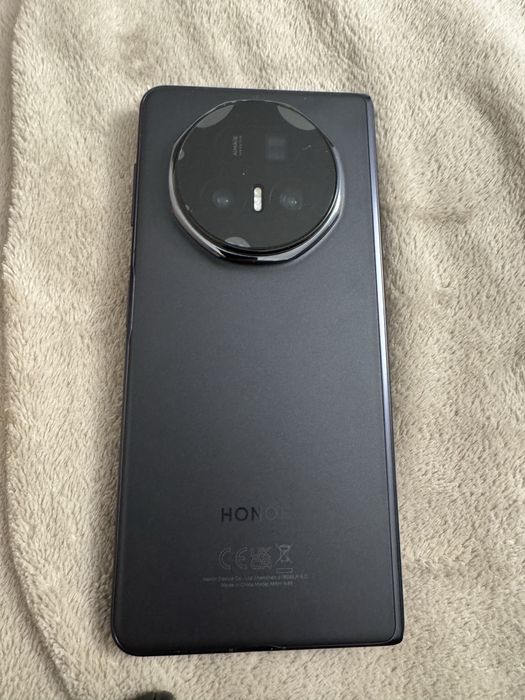 Honor magic v5 ,ultizat 3 luni , factura cu garantie si casco