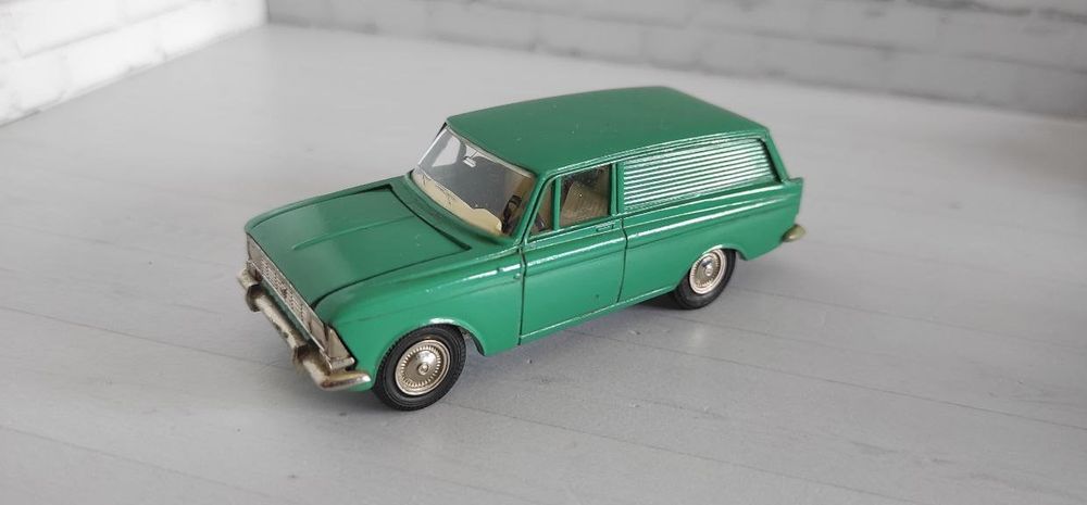 Продам советские модели автомашин в масштабе 1/43. Металлические.