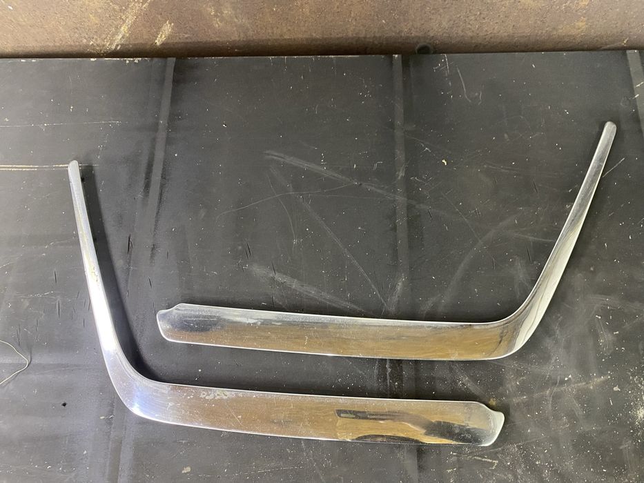 Сабля бампера передняя никель Мерседе w124 e500 молдинг