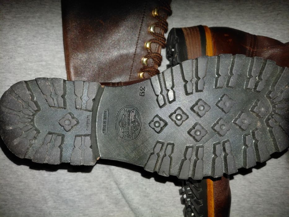 Комплект елек и ботуши . от естествена кожа.