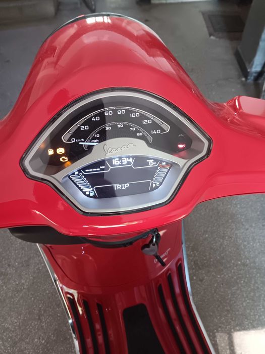 Scuter Vespa Primavera 125 Red (NOU)