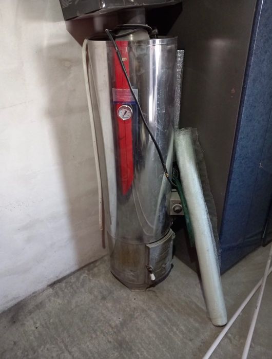 Vând centrală pe lemne cu puffer