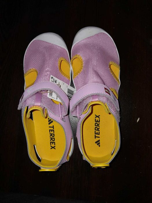 Adidas
Детски сандали за момиче Terrex нови