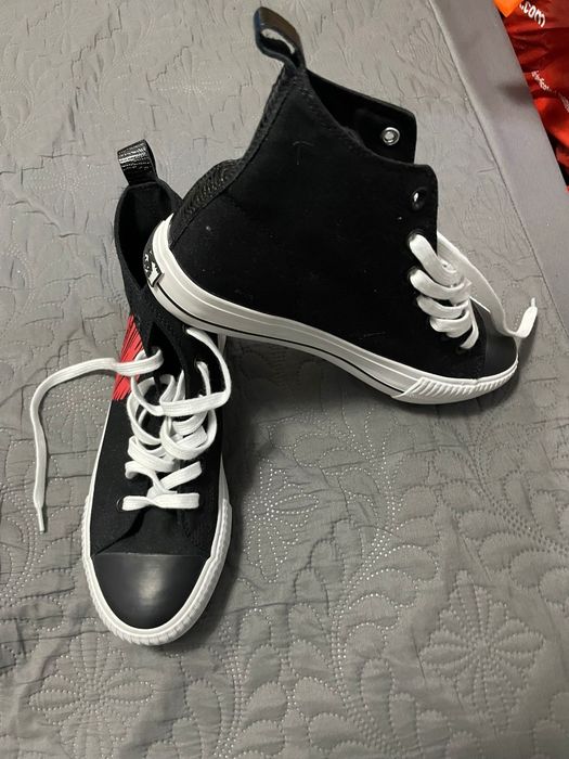 Adidasi Moschino Salaria . Bk. etc.
