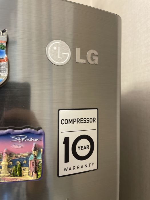Холодильик LG.