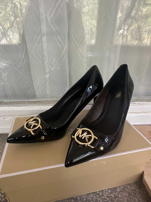 Дамски обувки с ток Michael Kors