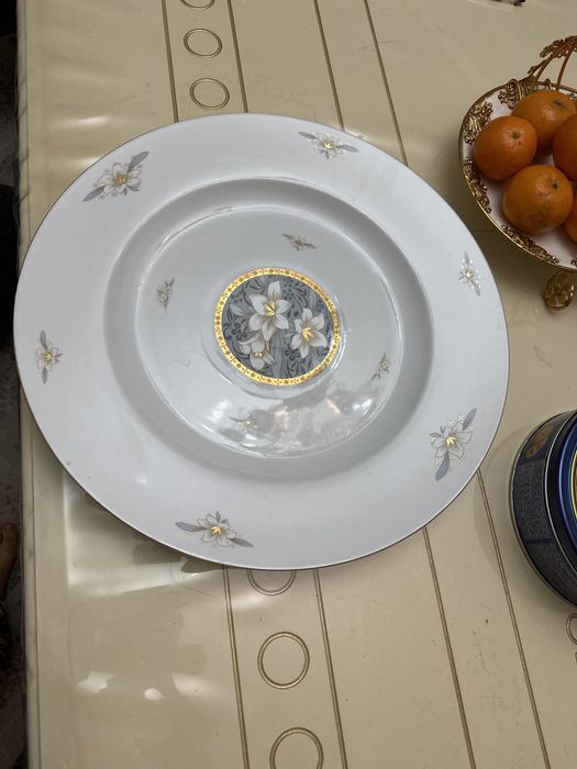 Посуда фарфоровый леген