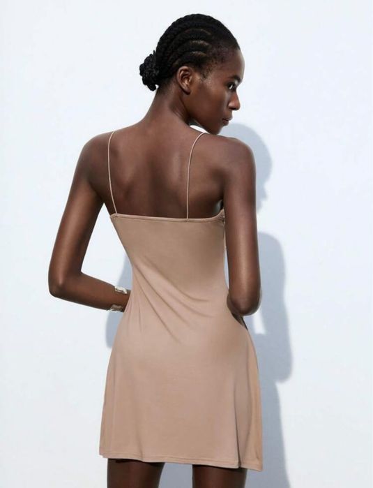 Рокля нова с камъни