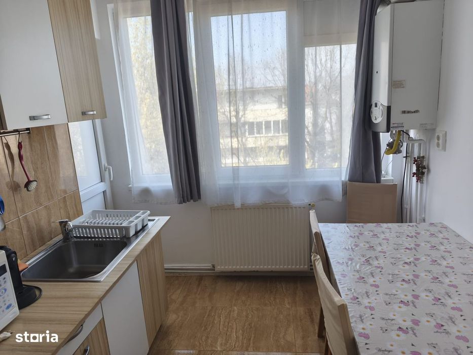 Apartament cu 2 camere in cartierul Cornisa!