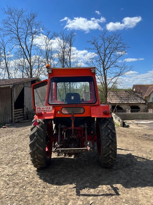 Tractor UNIVERSAL 650