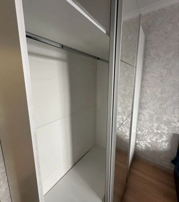 Шкаф купе белый продам