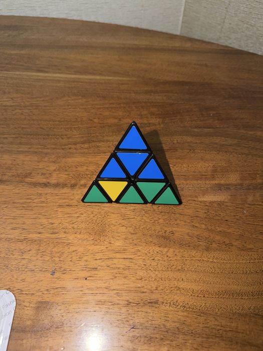 Пирамида кубик рубика