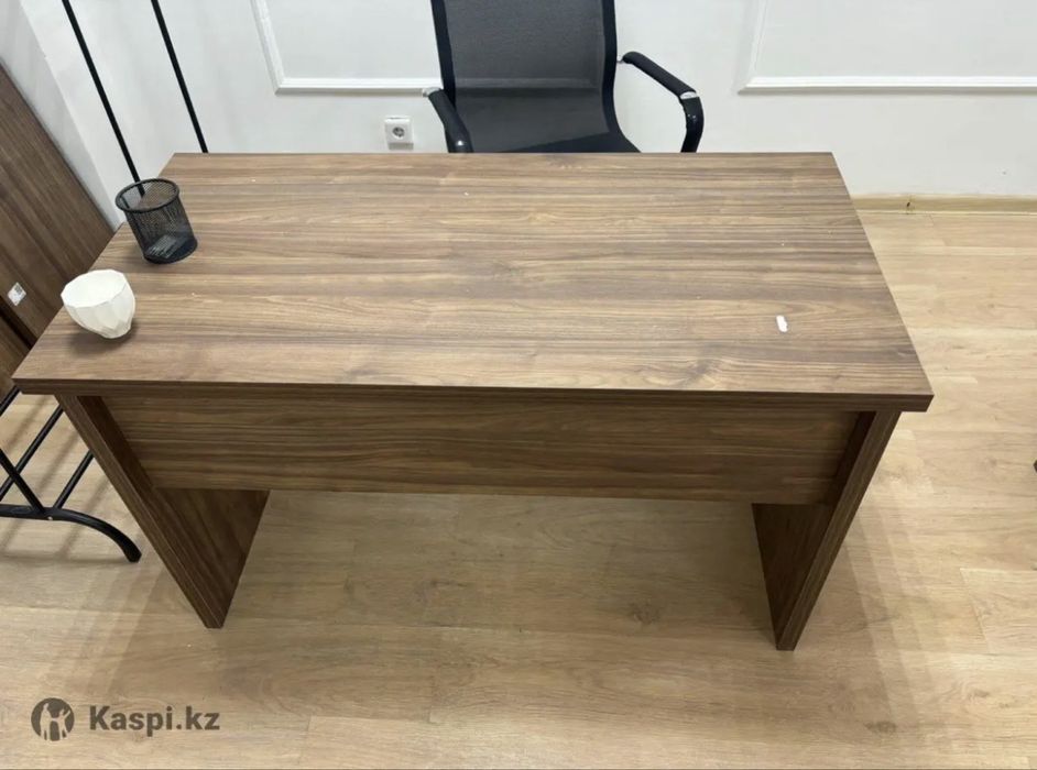Срочно продам офисные столы