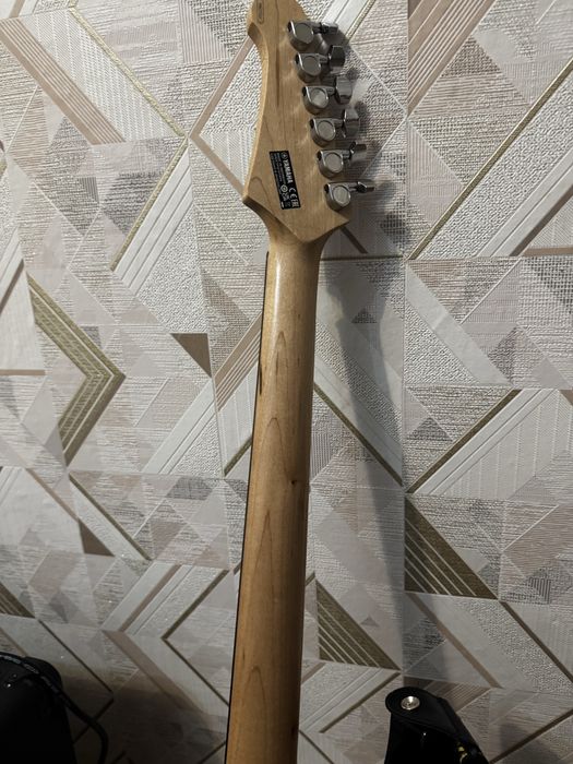 Гитара, бас гитара, барабанная установка, комбик