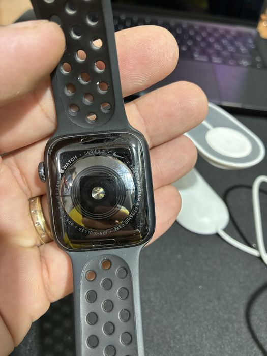 Apple Watch series 5 42 Nike edition