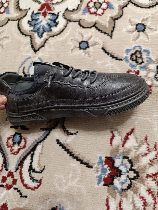 Продам кроссовки мужские