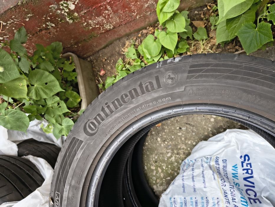 Anvelope 235/55/R18 500 lei setul de 4. Run  flat merg pe pana 80 de km