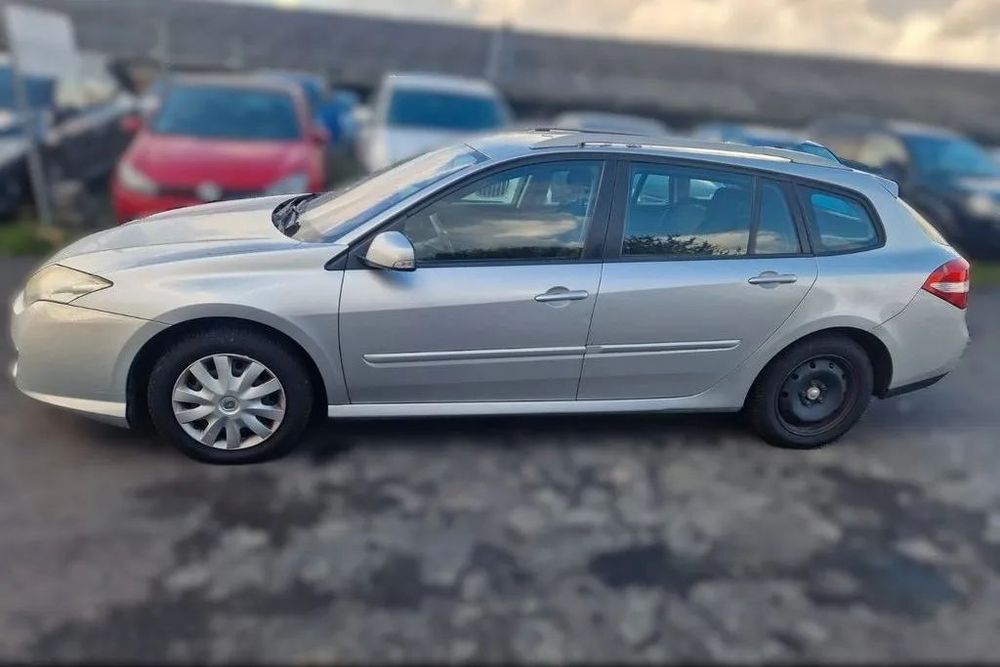 Dezmembrari / Dezmembrez RENAULT CLIO 2 SYMBOL