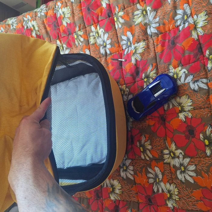 Бебешка количка с подарък кошче за кола